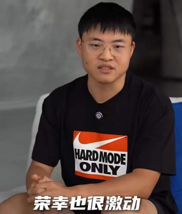 关于Uzi伤愈复出，惊艳表现首场表现抢眼，TES球迷欢呼！的信息